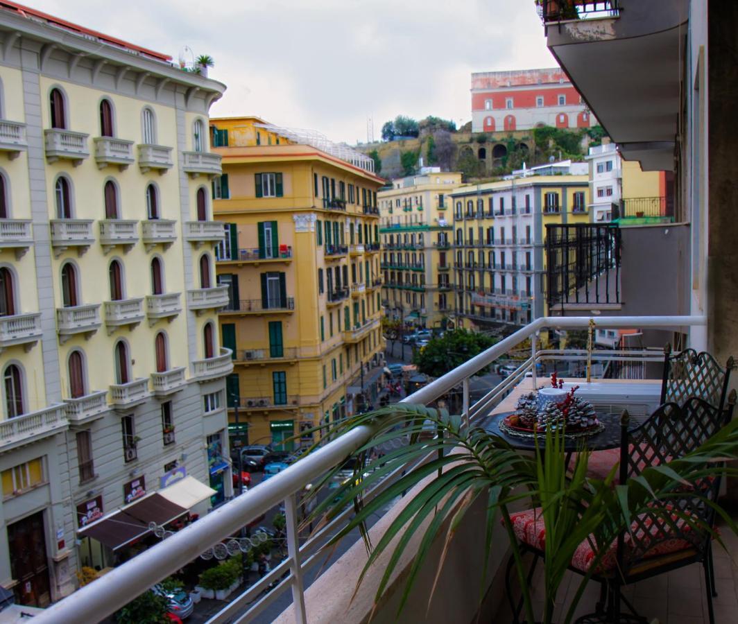 Well Come - Palazzo Reale Hotel Naples Luaran gambar