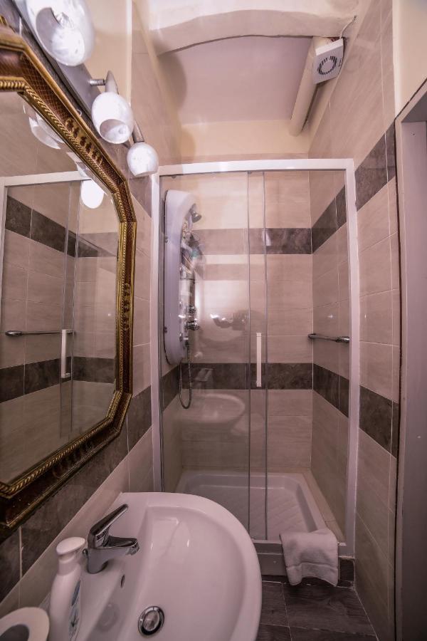 Well Come - Palazzo Reale Hotel Naples Luaran gambar