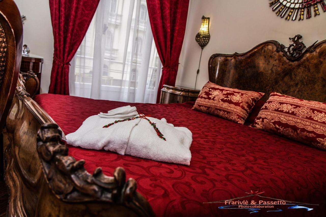 Well Come - Palazzo Reale Hotel Naples Luaran gambar